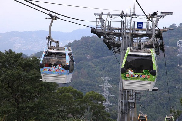 HelloKitty�r���]�d�l�o�D���w�������G���ȤB