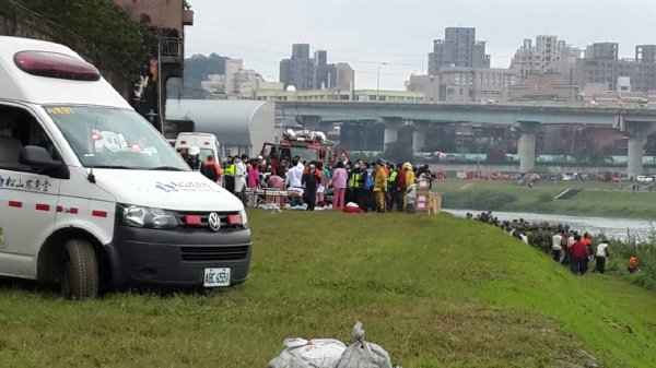 ���W�J�e�|�E�ܽT���d����N�ܔ�31���J��B�~�A��������C��)