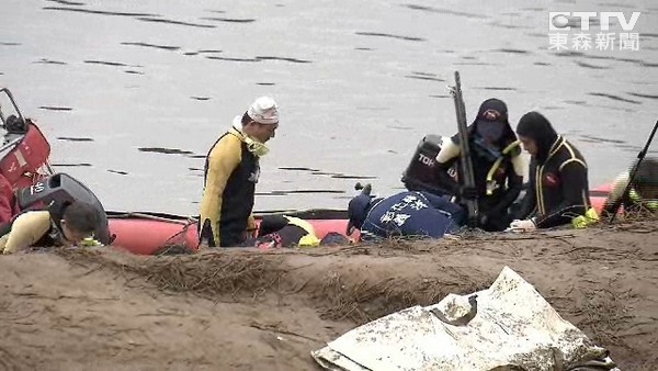 �T���d��3������������������d ��}�U�e��