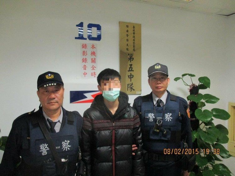 ���N޷�Ѹj�ͱZ�����ڨ �������K"�Աi�����|��"