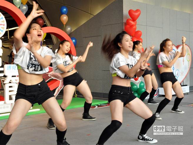 ���ڤ�Ƨ��w�f�˻R ک���t��֬y�b�t��