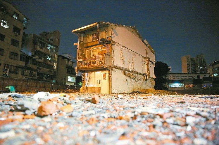 �哥�{�]֥����j�j��