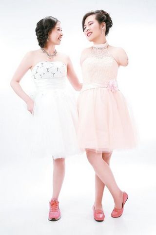 ���ͤ��f���y��L�θ}�s�Q���������c�O���R��