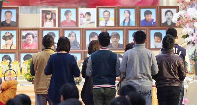 ���h���{���ڤ�