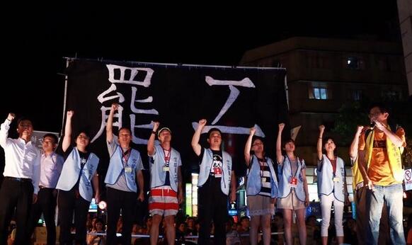 ���n�a���}���}��