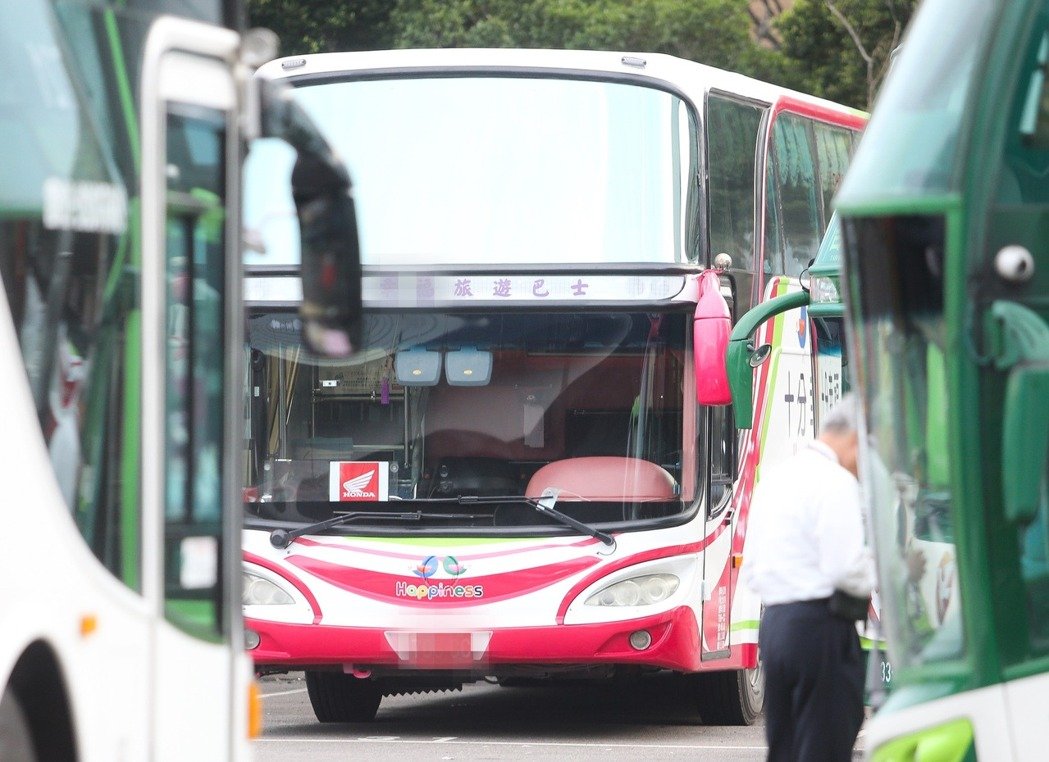 ���W�q��100�L�ä���ħ���I���ђج[