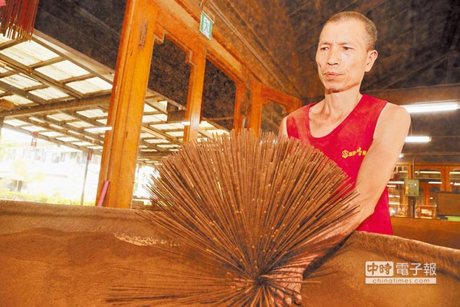 ���ا��L������㩡��F�Y���@ �H�������@�����x��