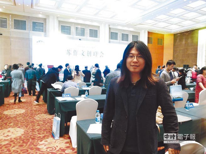 ���Wè���e�N���L����E�� �I���J�����o���e��e��