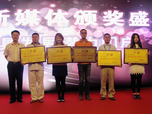 ĩIL{iӒ⡲ ĩIL{iӒ⡲