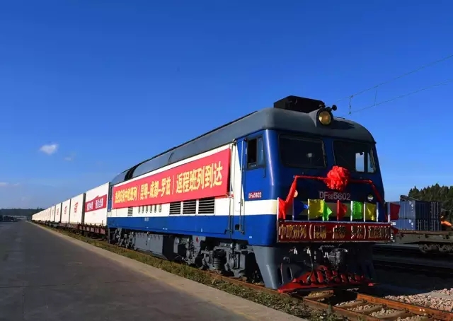 �q�g���s�`�A�գ��˥W��������𵦒���\�g��