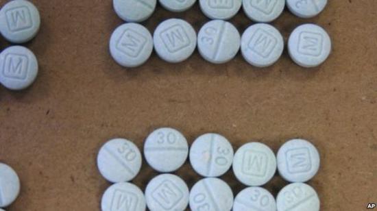 ���ӥ��N�A�[�������_��