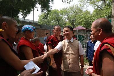 �ܴC�B�F�W�ɨ��Z �e�a�ˤ����˰J�q�L���̡�