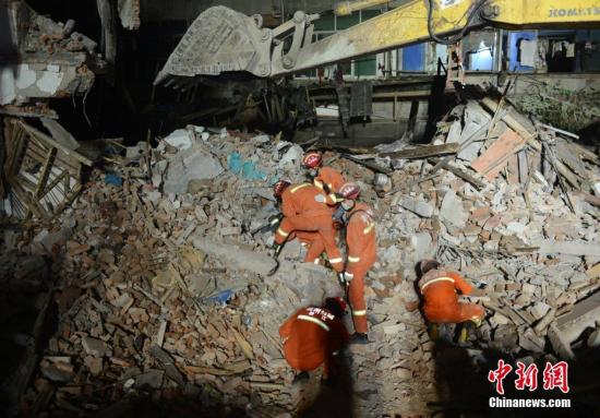 �u�u�}��ʐ����ٸc ��