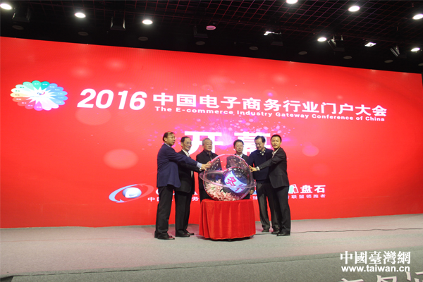 ���|�����ףD