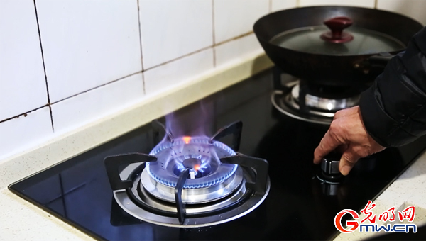 �Y�ĲM���~���© ©��Q�U�d����R�`���~��