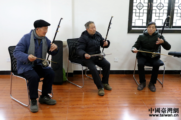 �G�I�дC�y���r��H�g���[�|�s����e���P��j���Y�a�{�J�]