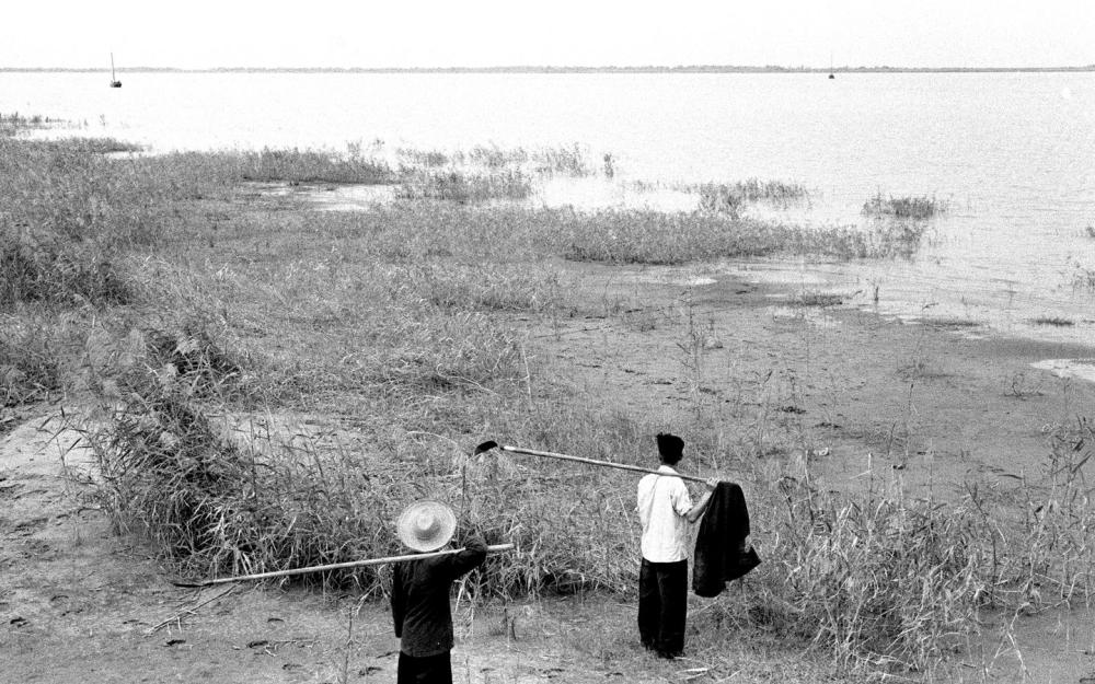 �Kä�����y�L��o�e������