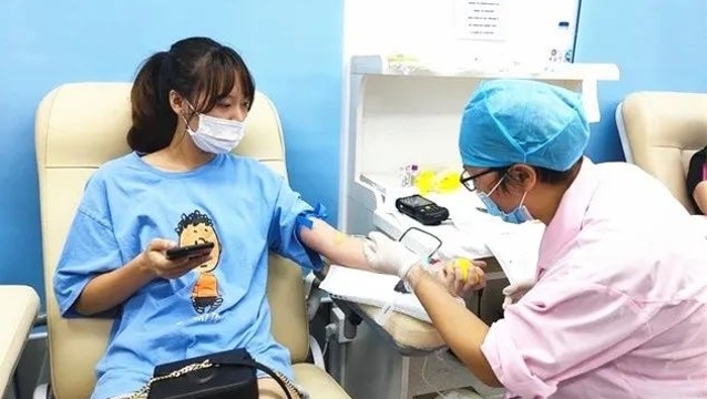 �R�ɐ�f��A�ˡt��Ҧ�w�Z���F