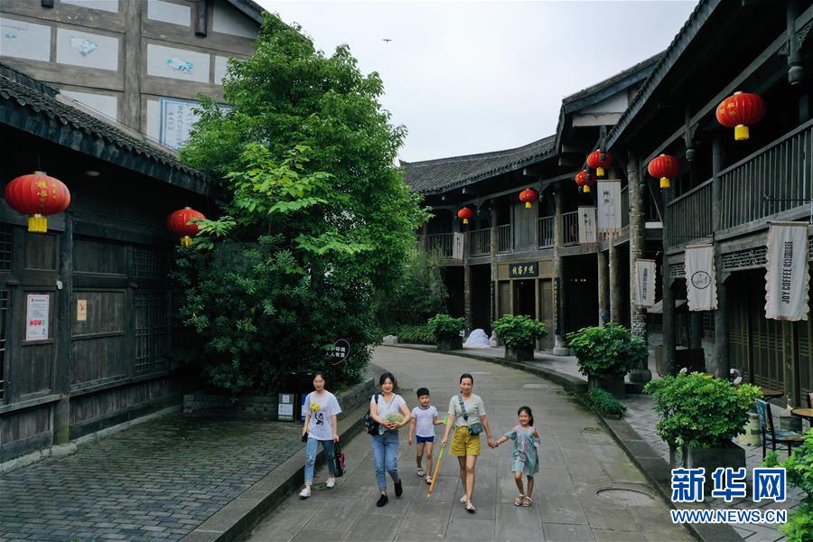 ���s�a�h�C�L�����|�S��Ͳ�ސ��ʤ夬������2����ʒ�ø��ޔ����G�ΡL�W��������q�hä���|���L�ԓ¤����s�ʬK