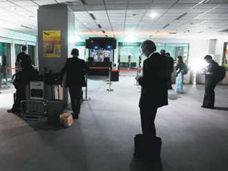 �������H���Y���S�Z�[�Õ[�����ޓ��s���F�|���Y���R�~���������d���ʕ[��������W�K�����p�L