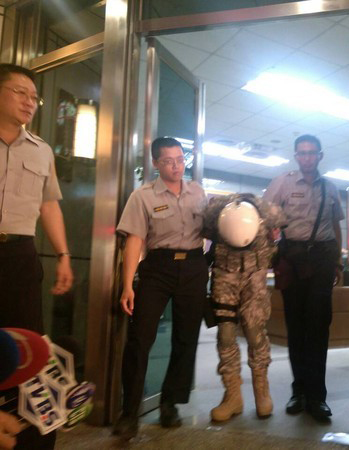 ������մC�y�y��A�~�l���