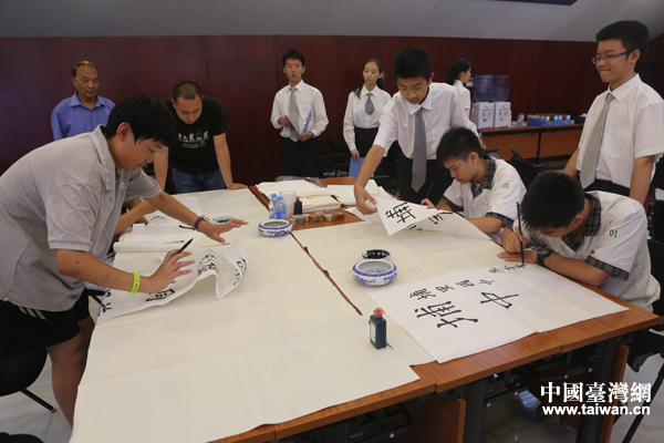  ���W�������\�v�͕���y�גԤ���