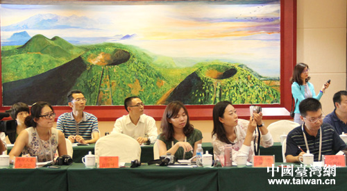 �����ףD���Y�������J�C�y�~�k