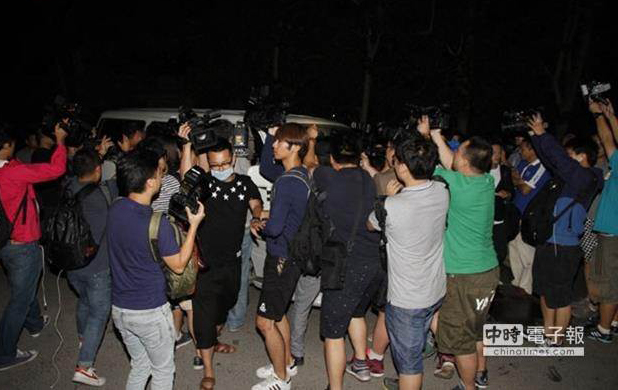 ���w�הH����C�y�}��\�S