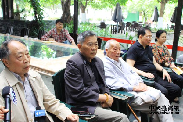 ���N�A�r�q�v���C�A�n���]�Y�ܾs�u�u������ä���W�I�~�k ������ ����