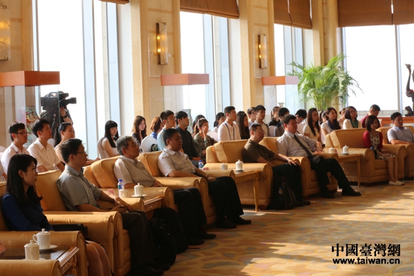 ��21�E�������w���\�ͷs���p�v�ͤΩ��E�p�z�r��������ä���W�I ������ ����