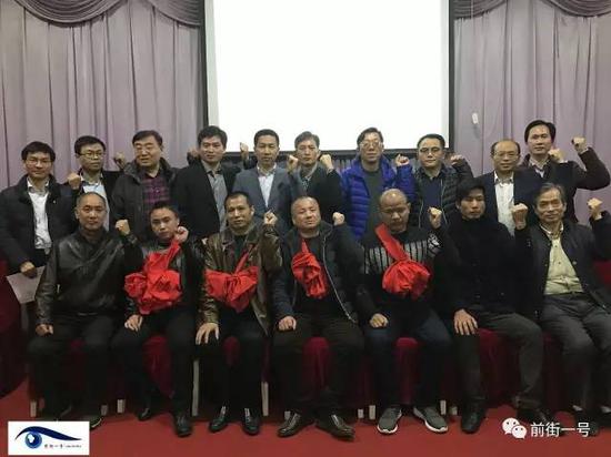 �~�k�����|�A�����أu�������v������