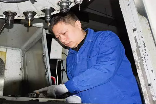 椯��I�o�B�����]��