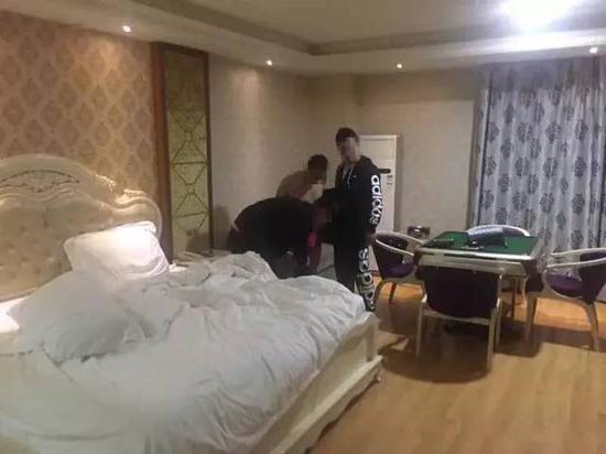 �I�x�Y�Y�Y��]���N����y