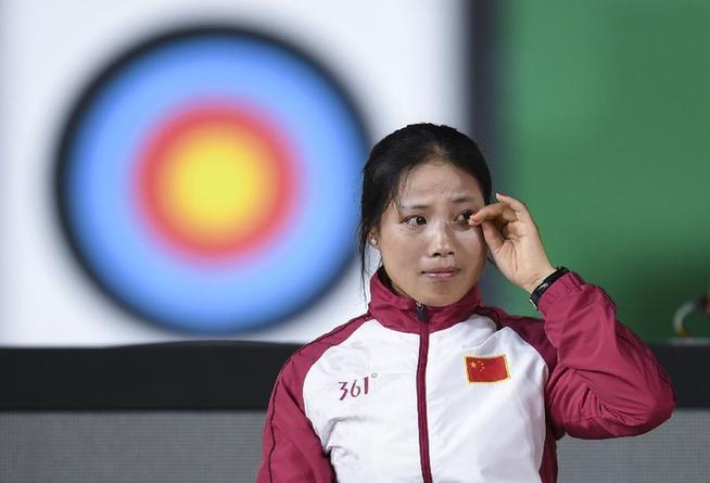 ����ڨ������