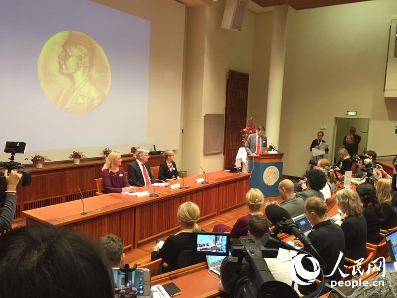 �饬�|�}������S�륧