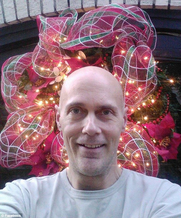 ������a���_�|���U�����b�­P���M����