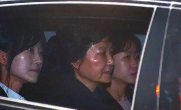 �¶f��������ѻԩ���g�íѤ� �V�g�ߒɤ���?