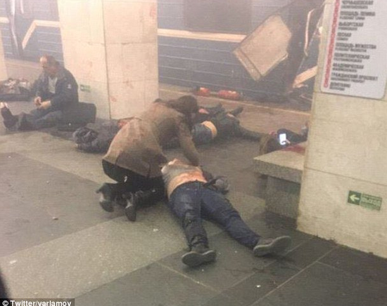 �HŦ�z�s�}���