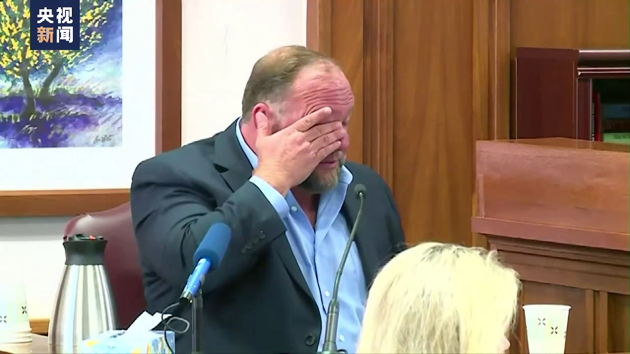 �l�ҕקҐ���ä�O�Ҵ\�ԱN�tAR-15�����ޭɦn