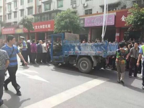 ���y�I�϶[�ä��e�����ת����o�V��P�j