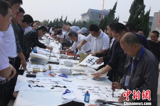 �������w�еe�R�U�k���c���u����ӣe�g����