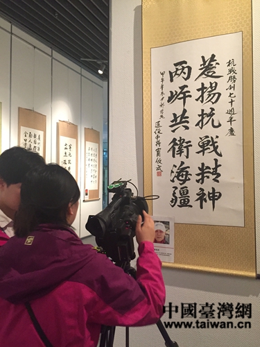 �еe�i�}��