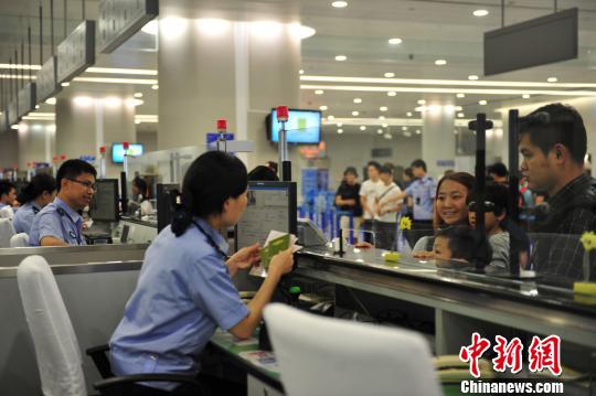 �qç����M�����U�s�{���������w��M15�ͤ��q��