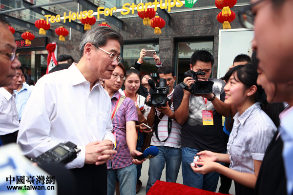 �i���C�m�ޥ������W�y�e�����Ƴ������y�e����