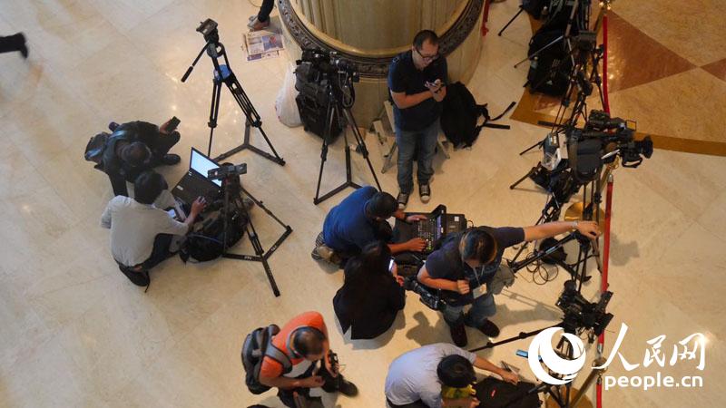 ���ĴC�y���J�L���J�|�� �����I�q���ʐ��G8�H