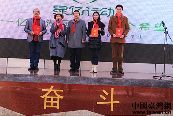 ���w���M����֤��� �O���w�e�Ш��Ĩb�G��\