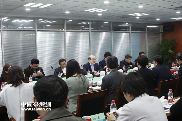  ���椤����֐�ä�z�|��֓h���B�ג�