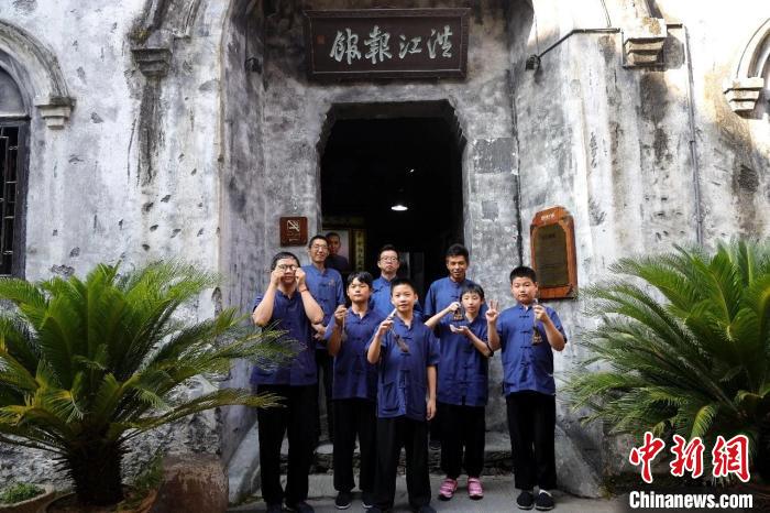 ���ťʐޣ��w�y�e�I�x�o�������ô\���ˤ�Ɛ��ݬx�o������ ����