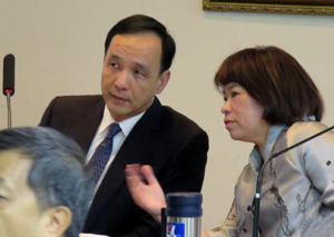 �Y���Z �W����