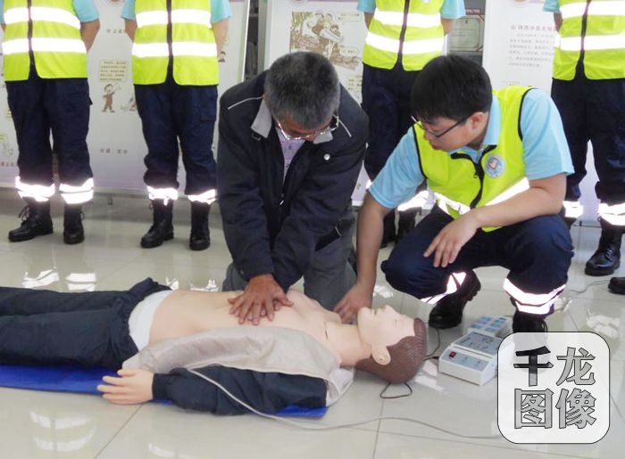 �սJ���ܤN�˵f�f�j�_�[�\���F���]�Ő�